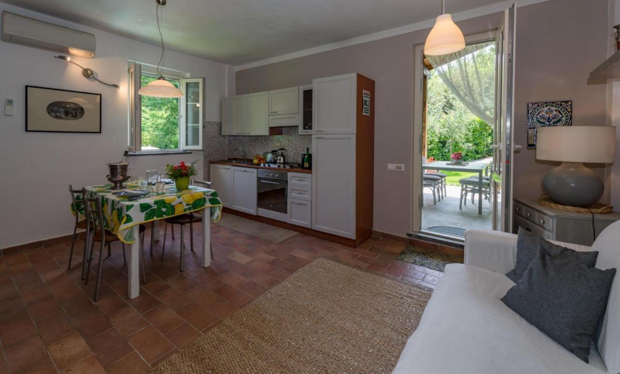 Villa Con Piscina Esclusiva Nel Verde Λούκα Εξωτερικό φωτογραφία