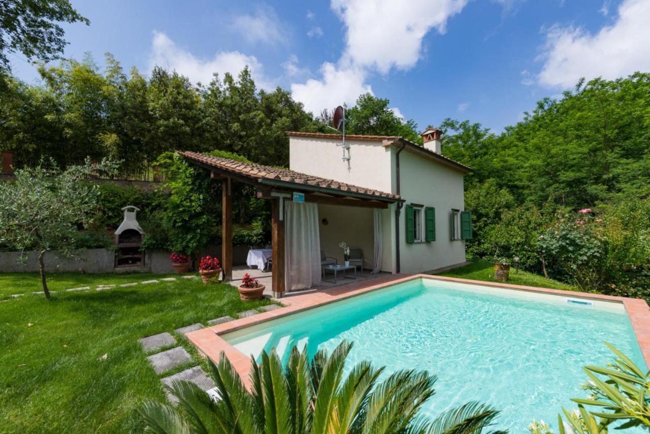 Villa Con Piscina Esclusiva Nel Verde Λούκα Εξωτερικό φωτογραφία